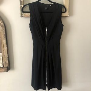 Zip up sleeveless little black dress